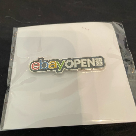 eBay Open 2023 Swag Set - Ruffneck Striped Knit Scarf, Pom Poms, & Pin Brand New - Picture 3 of 9